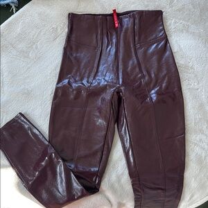 SPANX S - Shiny Dark Red High-Waisted Legging